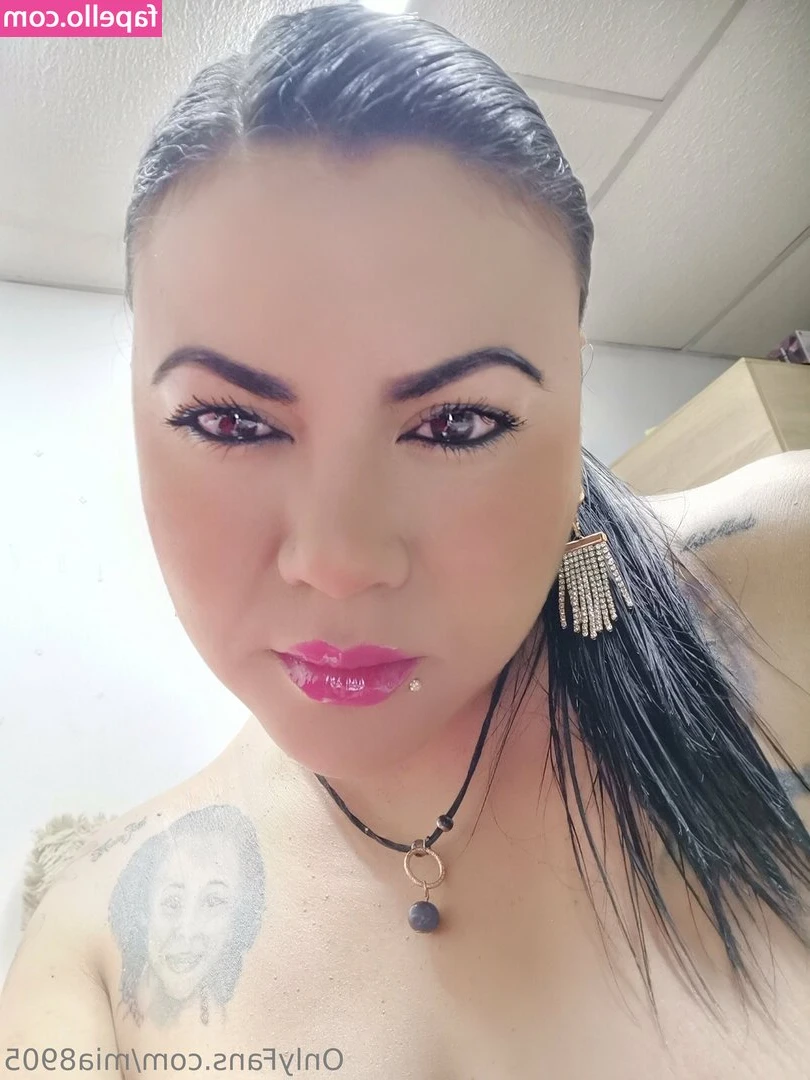 mia8905 - Red seduction 👄🍆