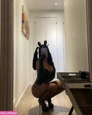 helinkenzi - I took this set right after I first coloured my hair red! I will