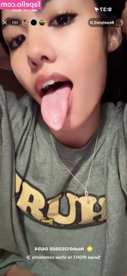 mindjobusiness - no make up no problem ;) …. wanna help me take this off ?