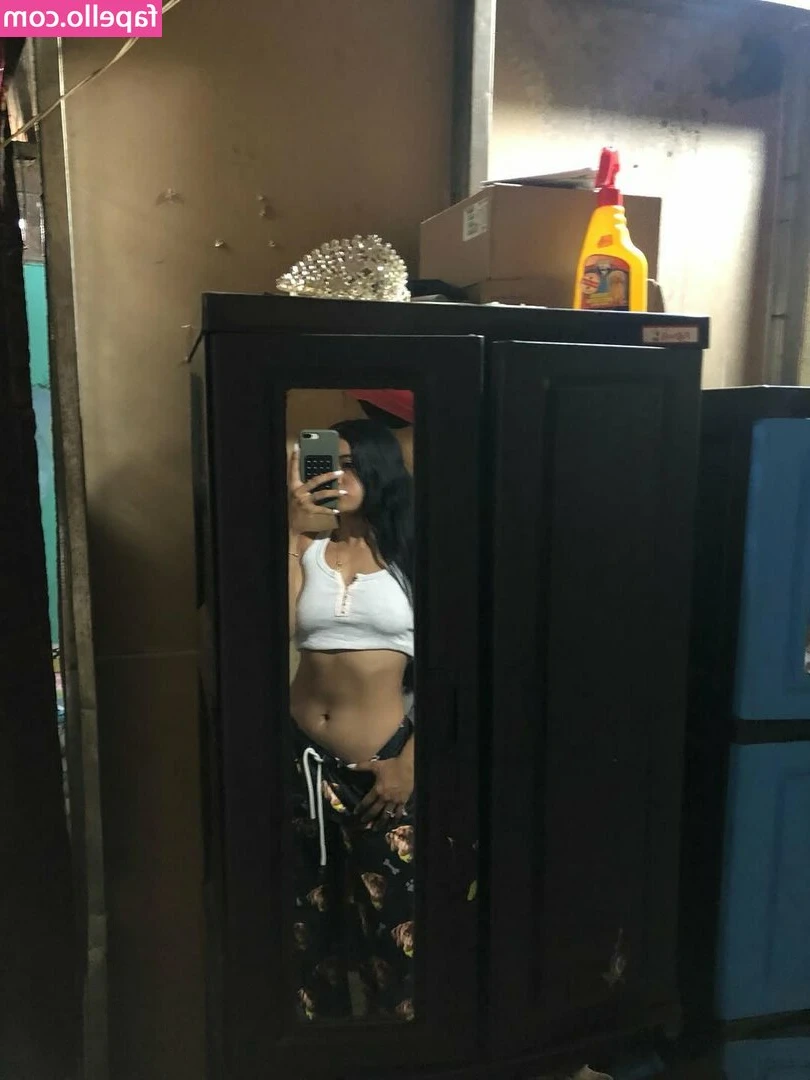 Nathalia Molina [ nathalia-molina ] - like the view? 🙈😋 #happyfriday