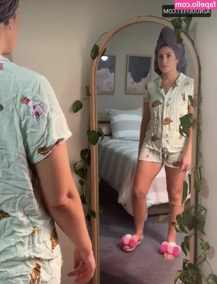 Bree Tomasel [ bree-tomasel ] - Here's a little reminder that we all need to love ourselves and our