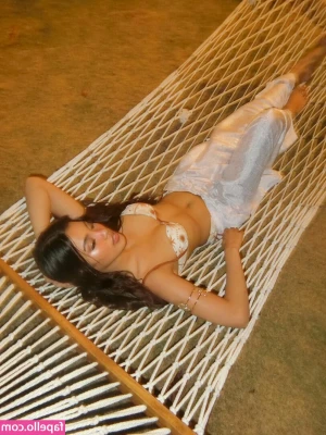 Shuvee Etrata [ shuvee-etrata ] - I wish I were sitting on your face right about now 🤤