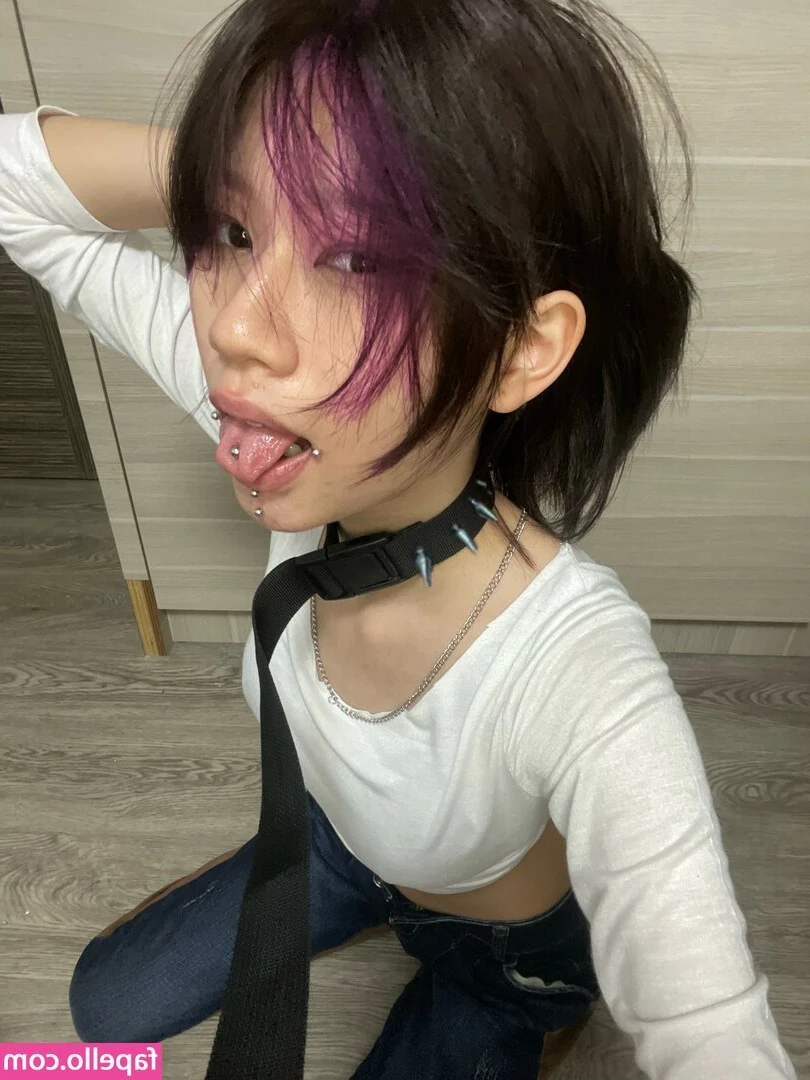 verriswheel - Nothing like a wet destroyed whore making mess ;)