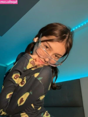 abbyvibes_ [ abbyvibes ] - Doing all my customs tomorrow! DM me now to get yours 😉💦