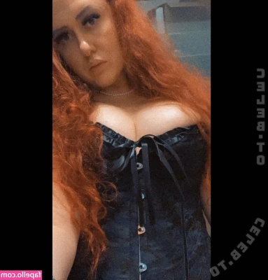 Madame_melanie [ madame-melanie ] - How was your morning?😏 Do you like tights that have built-in