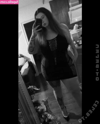 Madame_melanie [ madame-melanie ] - Do you like peeping on me, naughty boy? 👀🍆