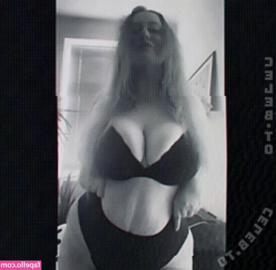 Madame_melanie [ madame-melanie ] - Bubble bubble 😂💦🧼 Also, make sure you check your inboxes for