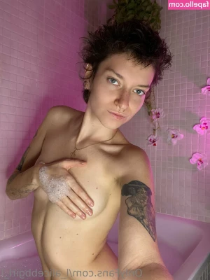 l_alicebbgirl_l [ l-alicebbgirl-l ] - Can I spank you  Or should I let you spank me