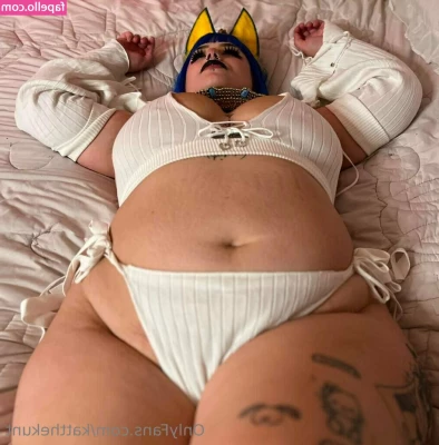 KatTheKunt - I m on my bed alone  are you gonna come