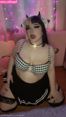 KatTheKunt - Are we cute? 👀