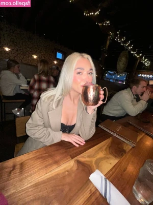 Natalie Decker [ natalie-decker ] - Bronzeada como eu amo e vcs tb