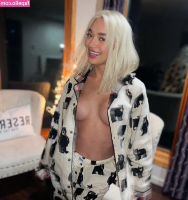 Natalie Decker [ natalie-decker ] - 𝑨𝒍𝒘𝒂𝒚𝒔 𝒓𝒆𝒂𝒅𝒚 𝒕𝒐