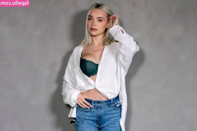 Natalie Decker [ natalie-decker ] - Did you see this slutty bunny scene? 🐰💦