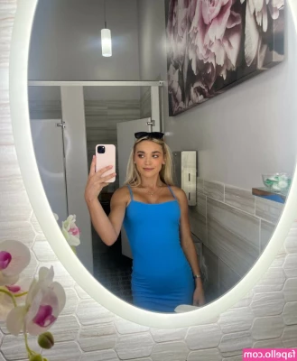 Natalie Decker [ natalie-decker ] - How would you like me to help you cum babe?😈