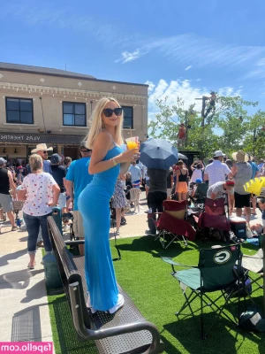 Natalie Decker [ natalie-decker ] - How about you join with me in hot-tube while me playing with my red