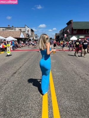 Natalie Decker [ natalie-decker ] - Fit check for today