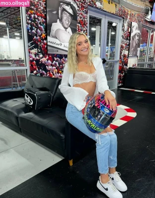 Natalie Decker [ natalie-decker ] - Built to touch and fuck and mark and worship