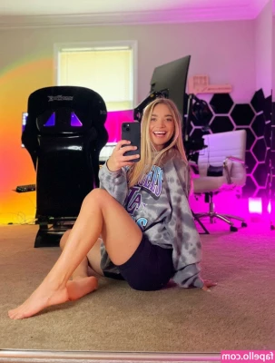 Natalie Decker [ natalie-decker ] - Hello boo, I just wanted to tell you that I’m not using this site