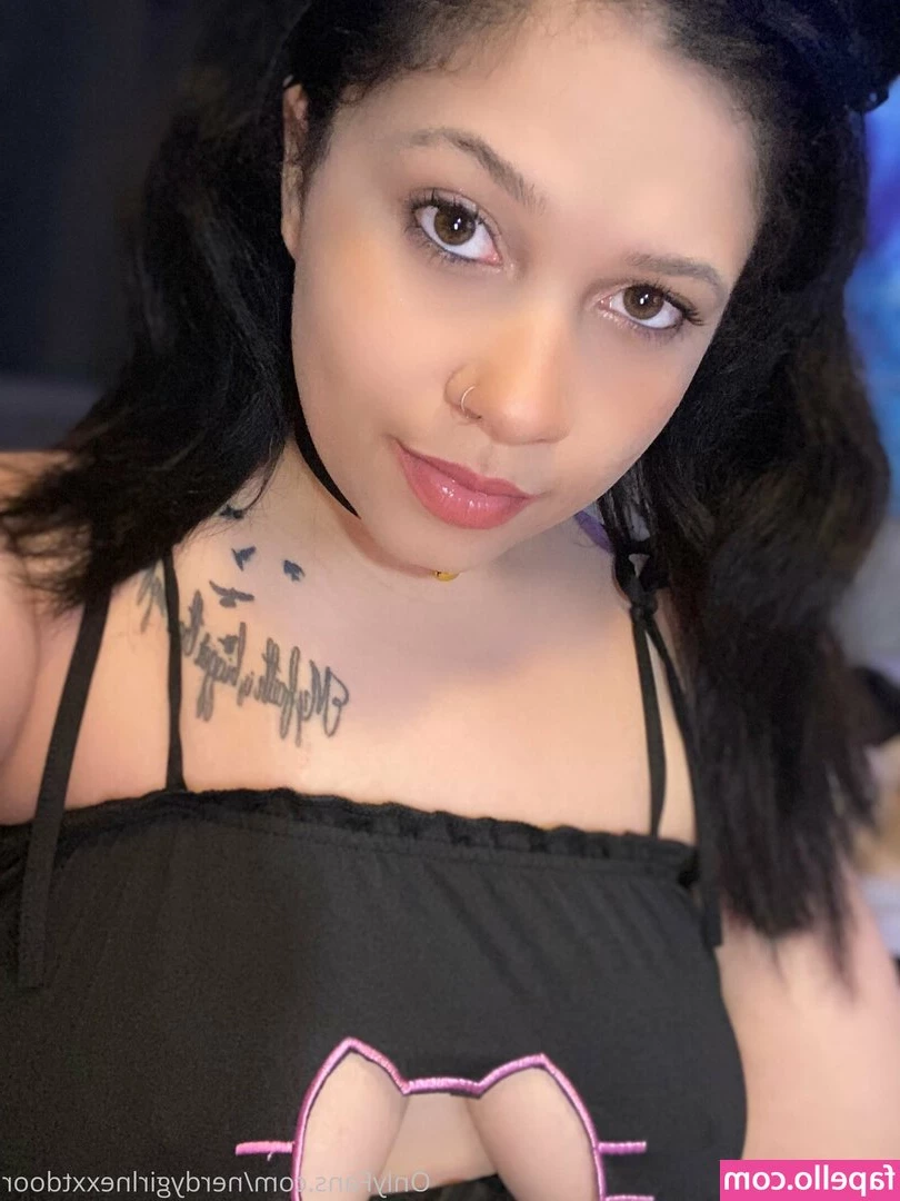 itsaaliyahjadee - One of y'all got me this dildo off my wishlist and I love it so much.