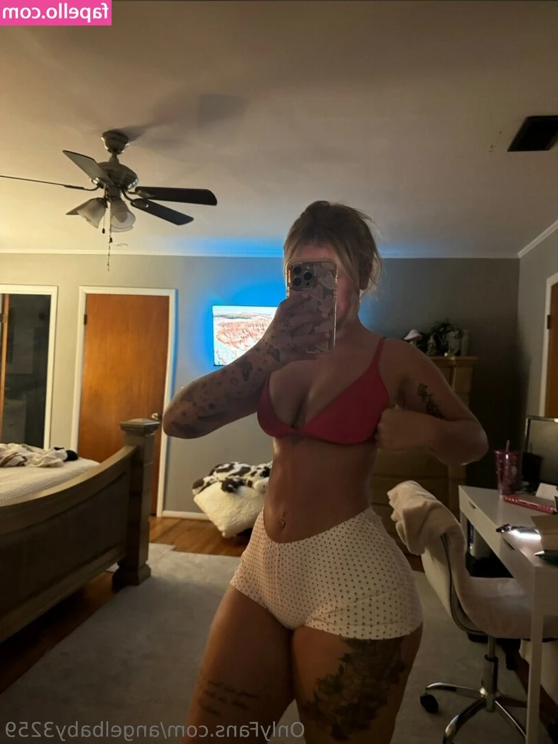 kenzieclarksxo [ kenzieclarksxo-1 ] - Who wants to breed me  Miko craves boymilk
