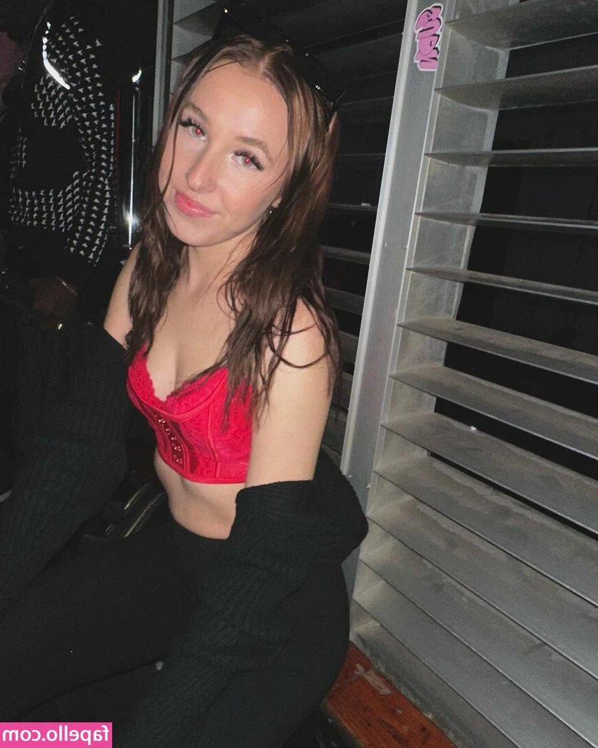 Jessicablakevip - Happy hump Day! Online for now.... when i sign off ill be back again