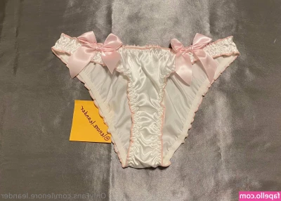 lenore.leander [ lenore-leander ] - sending some free goodies in the dms   tips would be lovely in this