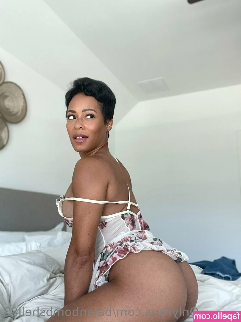 Kristal Marshall [ kristal-marshall ] - Come and join me in the shower   Submit to daddy