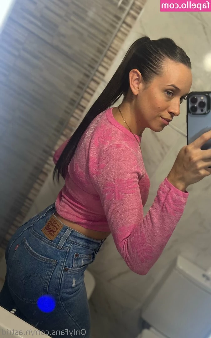 n.astrid [ n-astrid ] - So I m recording some new content next week  possibly some b g stuff 