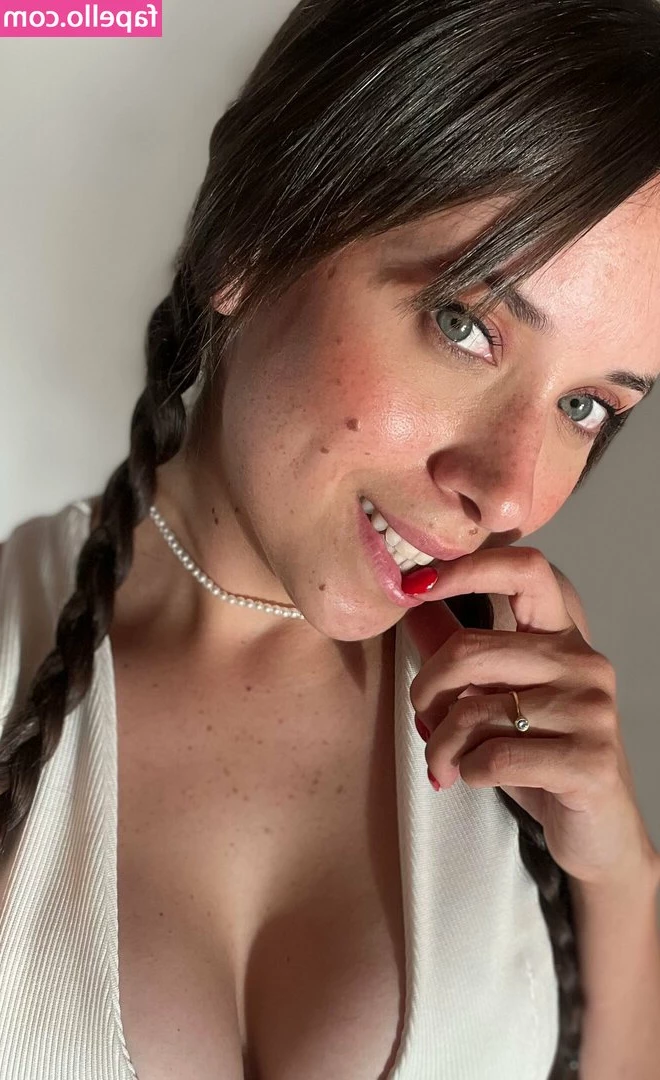 n.astrid [ n-astrid ] - do you like how my ass looks    i want you to give it an honest rate