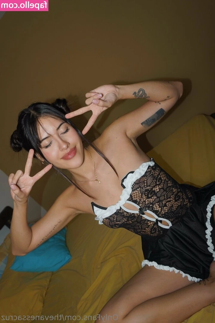 imvaleryxo - Showing off the cute little bruise on my ass to you guys   hehe Xox