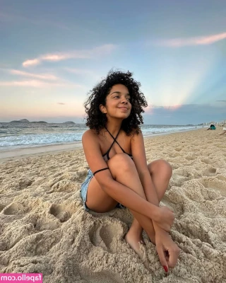 Laura Castro [ laura-castro ] - just me being a naughty scandalous girl 😈