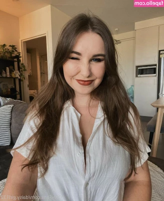 daisygirlxxx - Playing with myself a lil bit