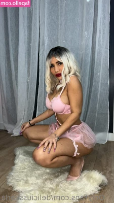 deliciusstinnykate - Would you spank my ass