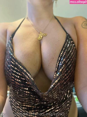 Lina Cal [ lina-cal ] - Would like to be eaten from behind 👅