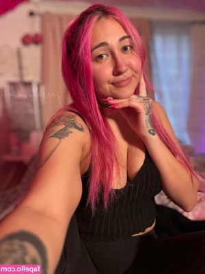 fari_hunny [ fari-hunny-5 ] - Cum to my DMs and let's have a naughty talk 😈