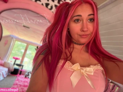 fari_hunny [ fari-hunny-5 ] - Would anybody be interested if I went live tonight