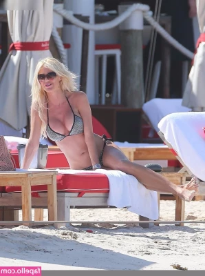 Victoria Silvstedt [ victoria-silvstedt ] - That back arch thoughhhh