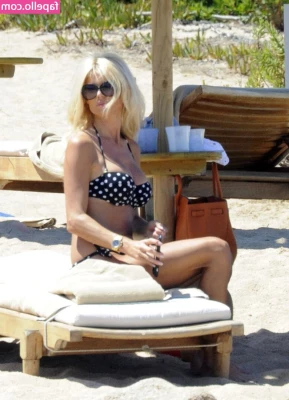 Victoria Silvstedt [ victoria-silvstedt ] - Live now! Cum hang with me? SignUpForAmber.com