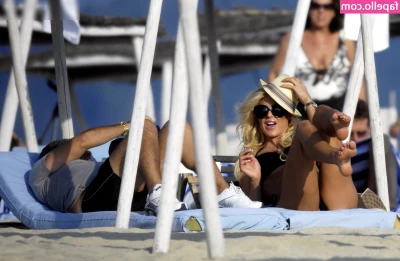 Victoria Silvstedt [ victoria-silvstedt ] - Little announcement I have hired a anti-pirate team to keep an eye on