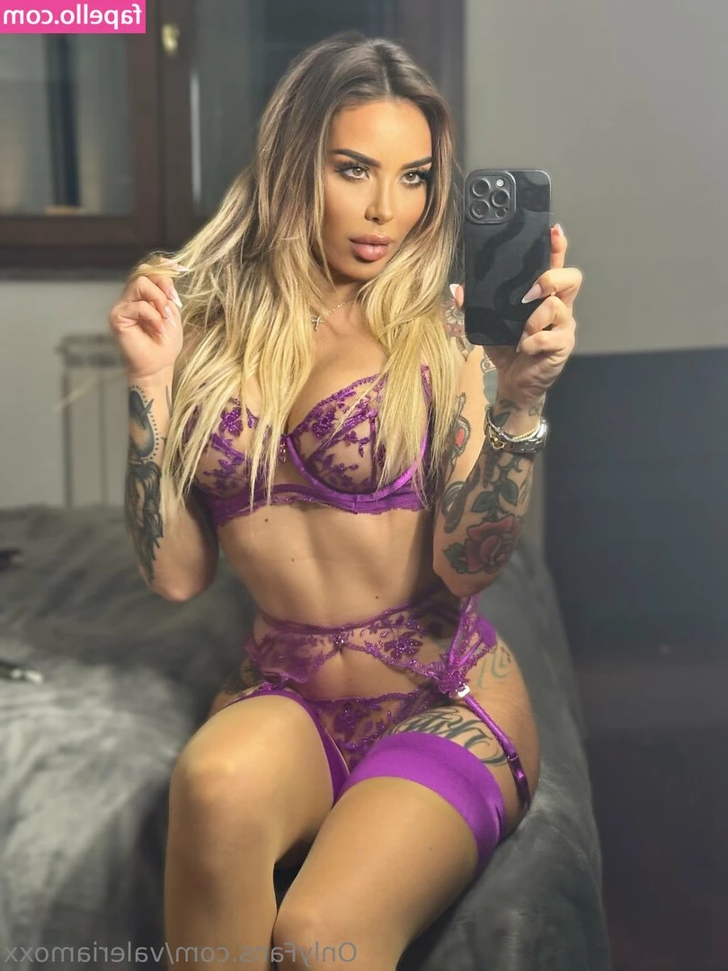 valeriamoxx [ valeriamoxx-1 ] - Feeling lonely tonight  wishing I had someone to lay with
