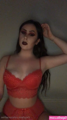 zaraafree - You have a few minutes to text your mistress 🖤 I won't wait.....