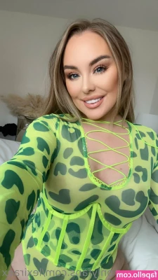 lexiraex [ lexiraex-12 ] - Suck my tits