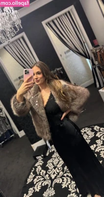 Veronica Daniel [ veronica-daniel ] - Omg look how wet my pussy is 🙈