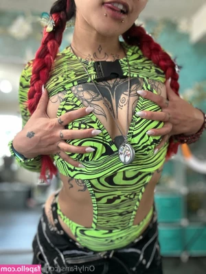 lilravenfox [ lilravenfox-1 ] - Good morning  amp  happy Monday  Hope this gets you wide awake  amp 