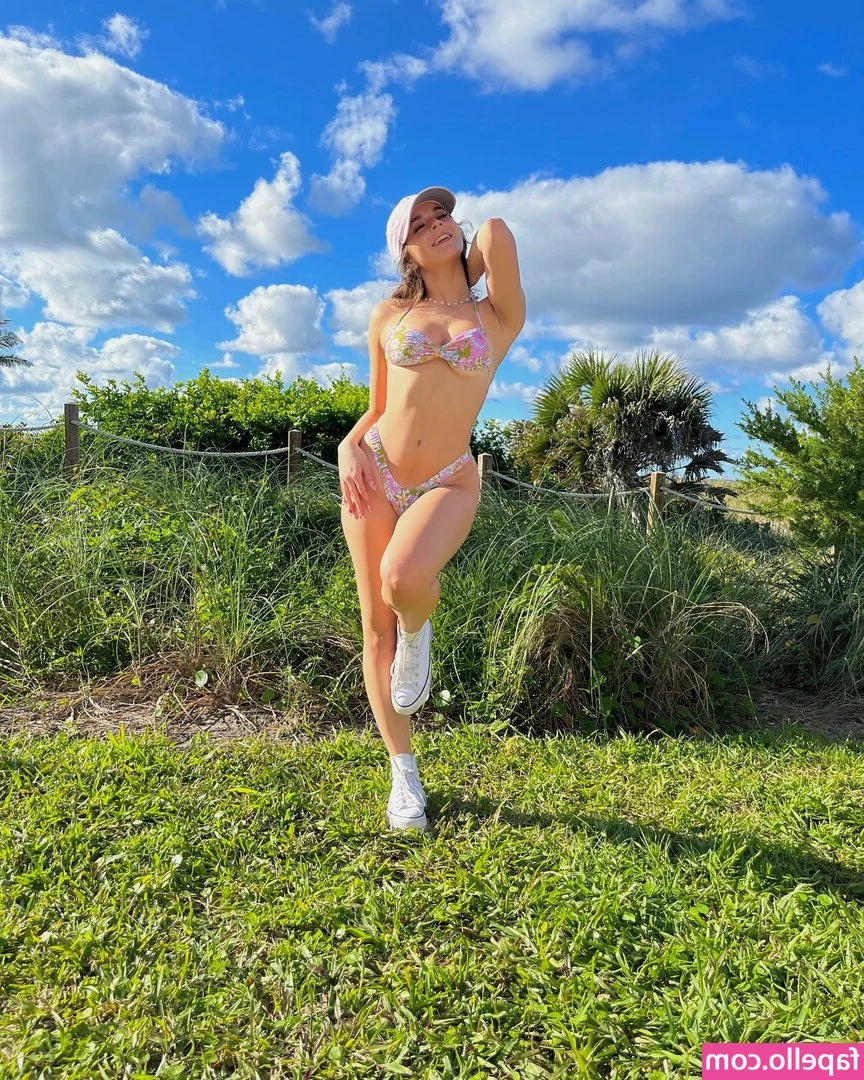 Lauren Hopta [ lauren-hopta ] - Just finished work and picked up the mail! A few panties came today