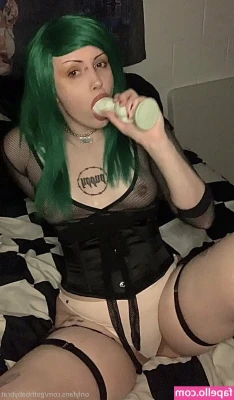 gothbabybrat - How was your day? 💪🏾💪🏾 Do you want to sweat with me?