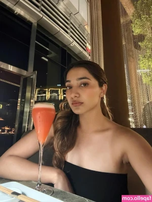 Anita Sapkota [ anita-sapkota ] - Don’t sleep on this booty set guys 🍑😉 5$