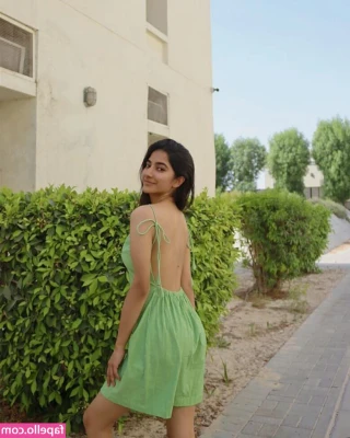Anita Sapkota [ anita-sapkota ] - Erupting like a volcano 🌋 🍆 💦 all over my girl cock and hand.