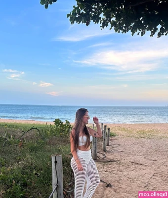 Alicia Gomes Oliveira [ alicia-gomes-oliveira ] - Guess who’s got another live coming up? Me! Your big tittied, phat