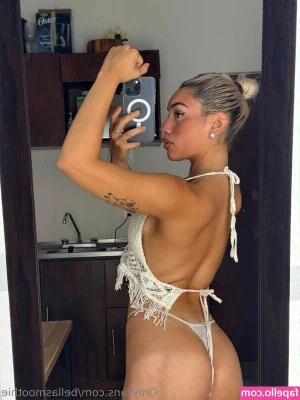 annarileyy - Porca nella doccia  Mi tocco il Pucchiaccame  Tutta nuda ma sai già
